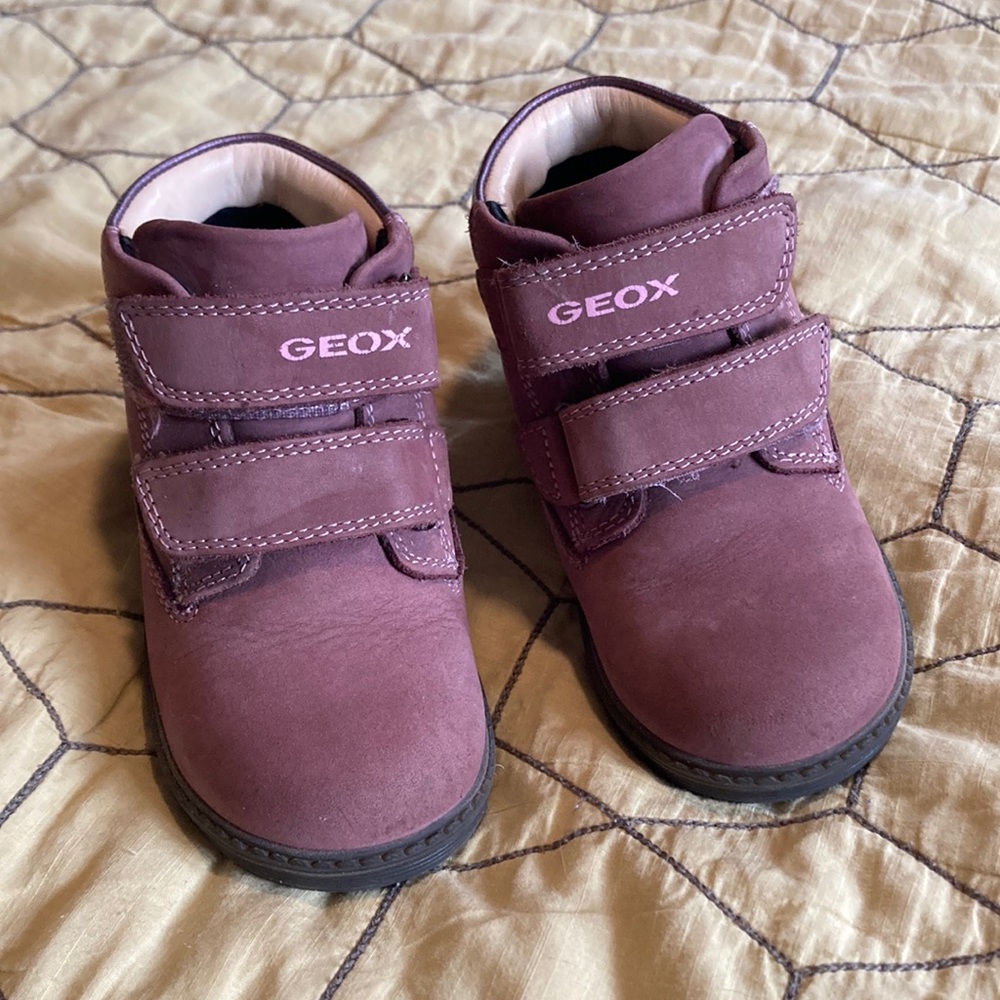 Mauve Geox toddler boots